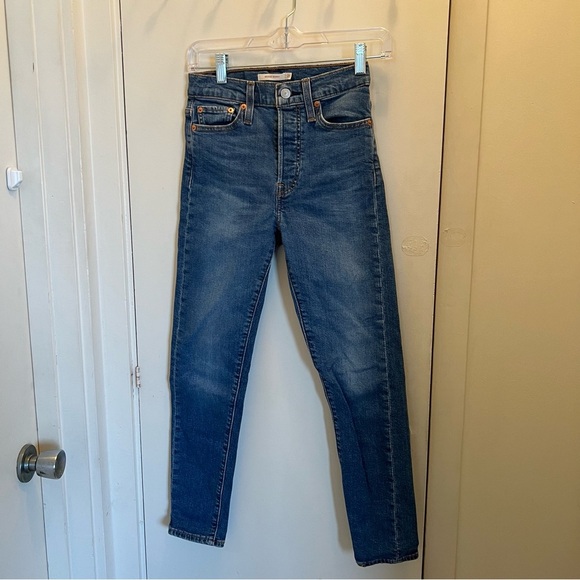 Levi's Denim - Levi’s Wedgie Skinny Button Jeans-Size 25
